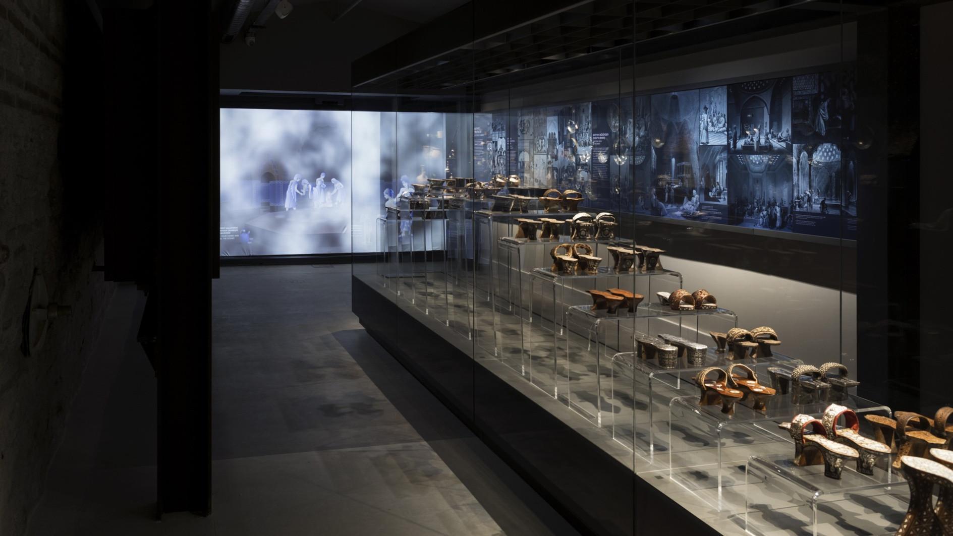 Zeyrek Çinili Bath Museum welcomes visitors with guided tours