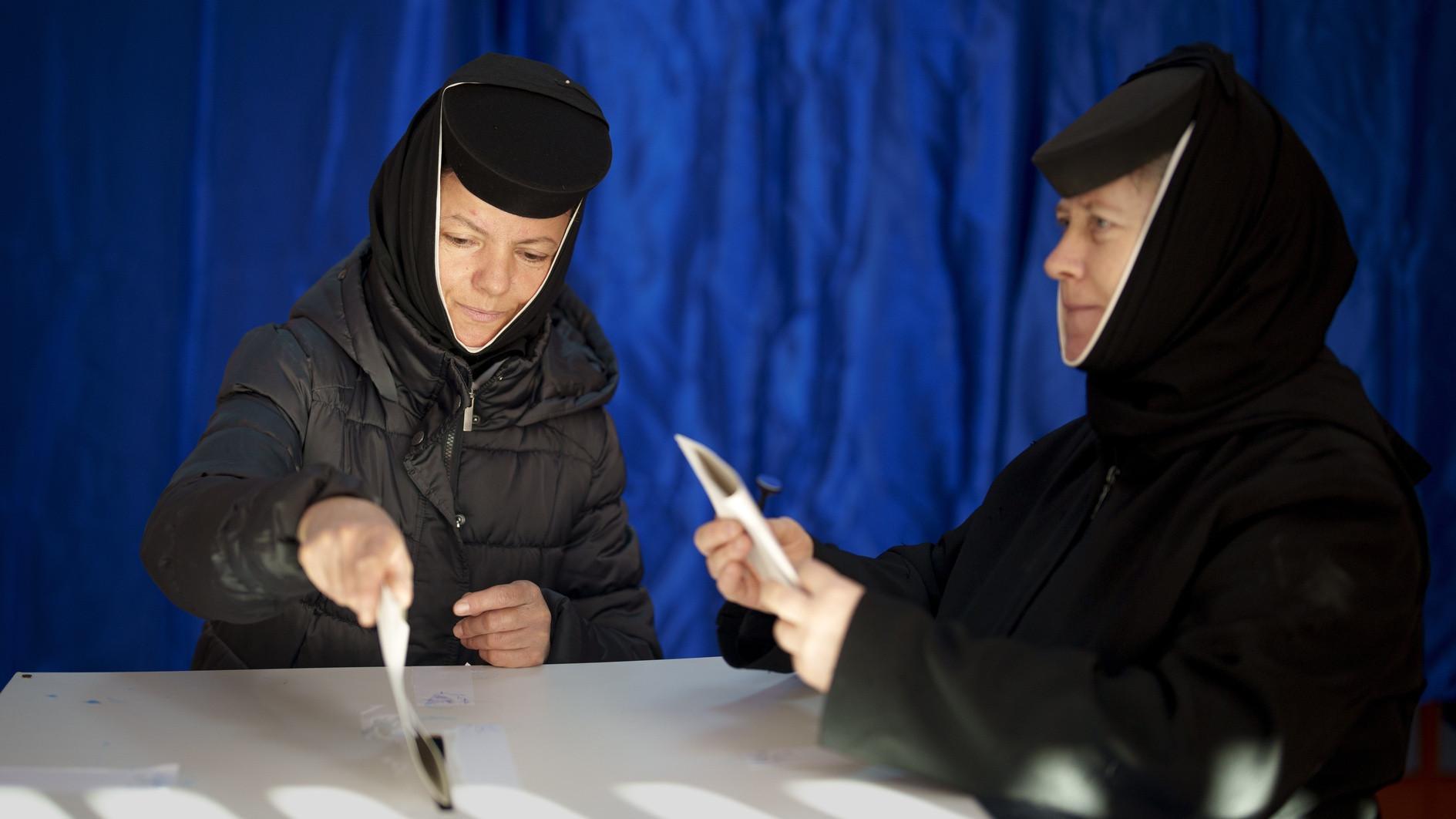 Pro-Russia candidate leads Romanian polls