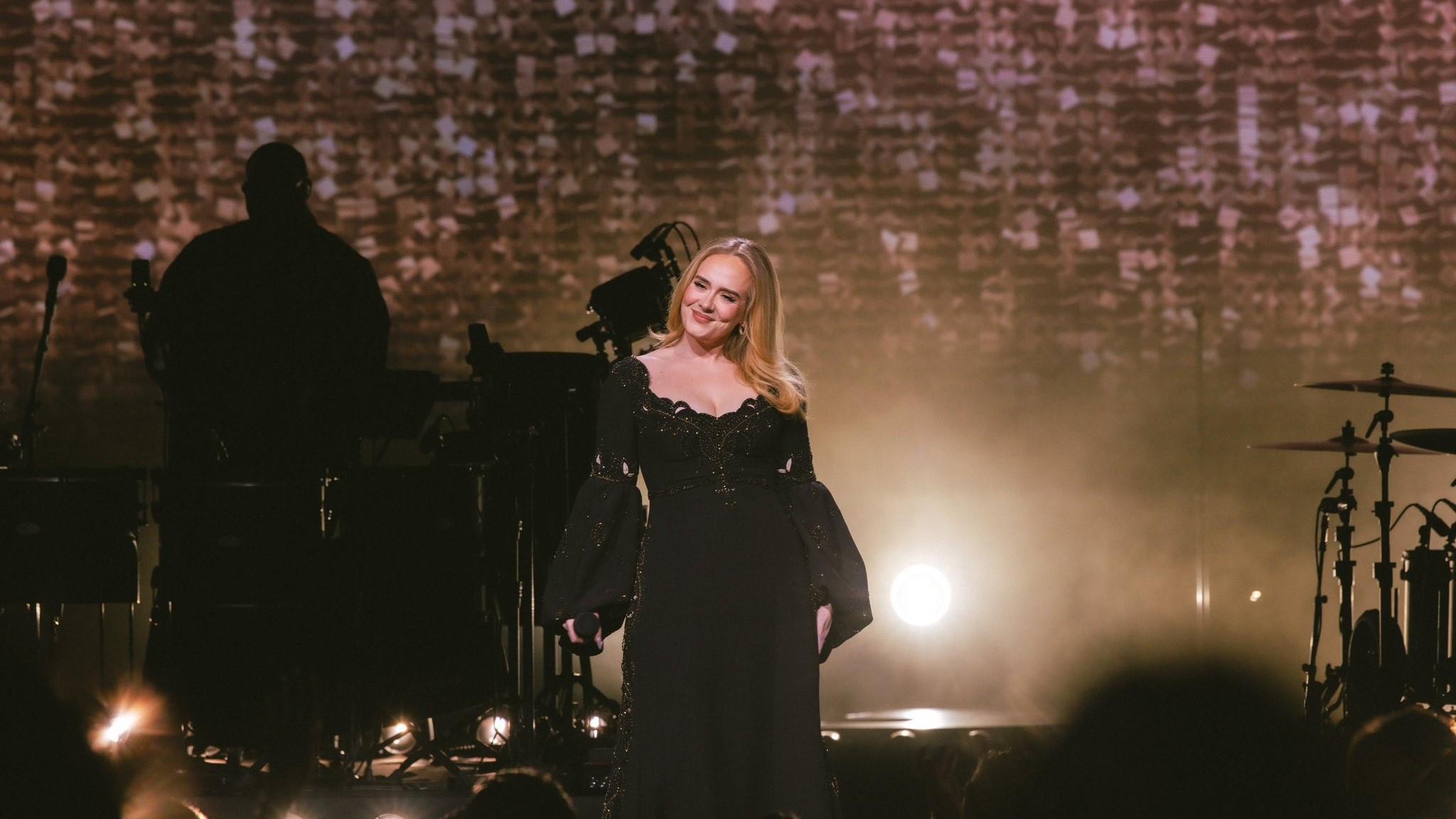 Adele bids a tearful farewell in Las Vegas