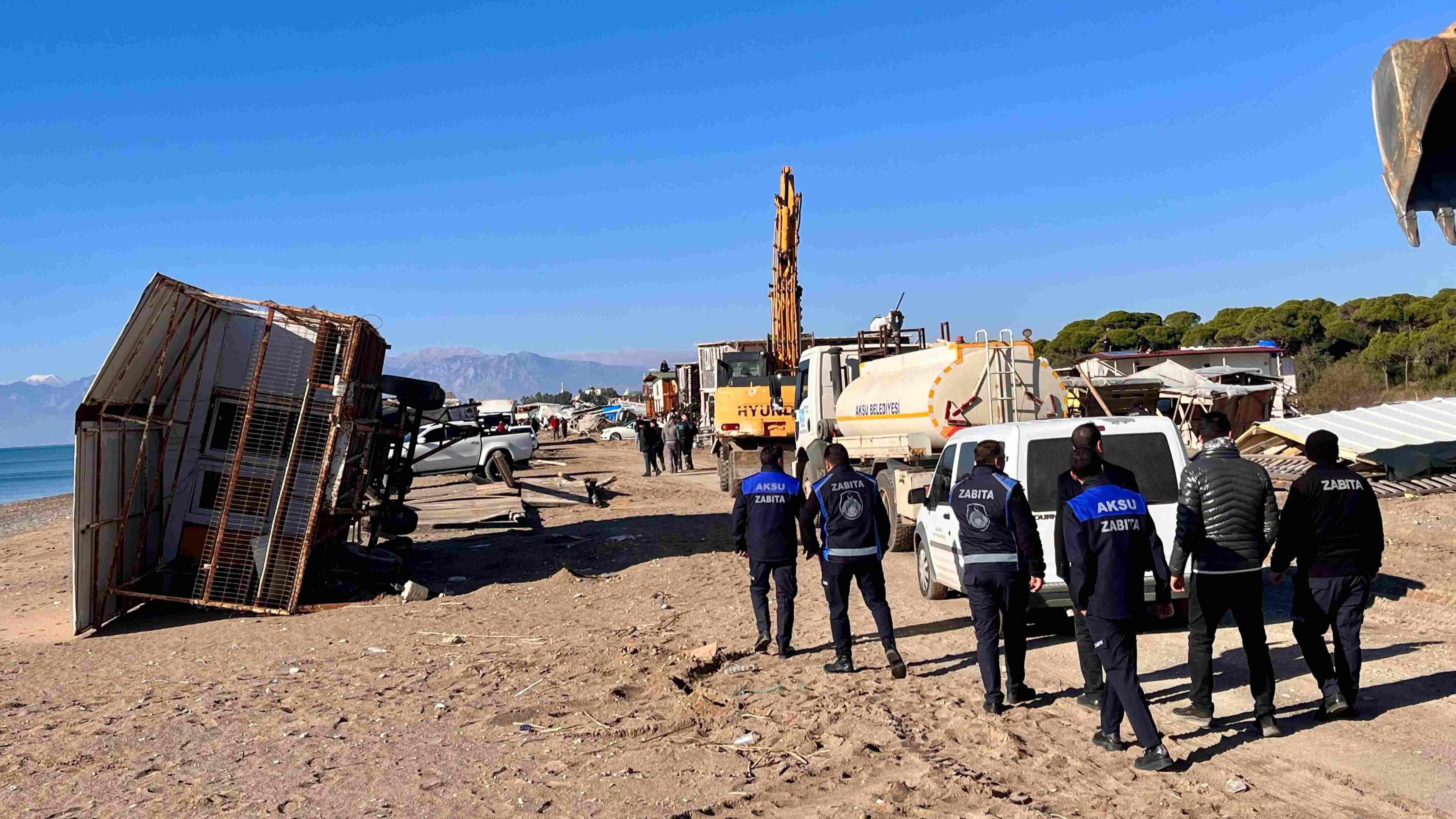 60-year-old beach shacks in Antalya demolished amid controversy