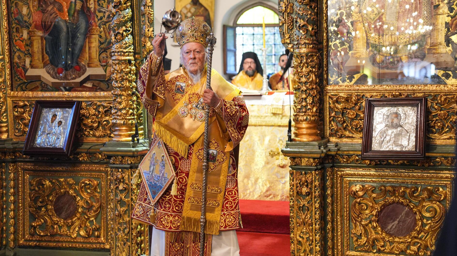 Greek Patriate in Istanbul holds liturgy honoring St Andrew
