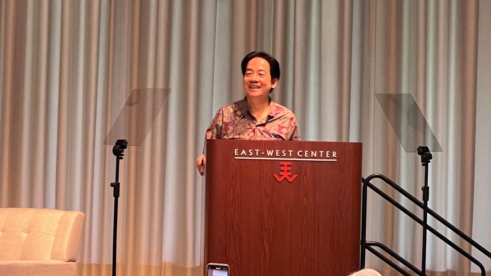 Taiwans Lai talks China threats with Pelosi
