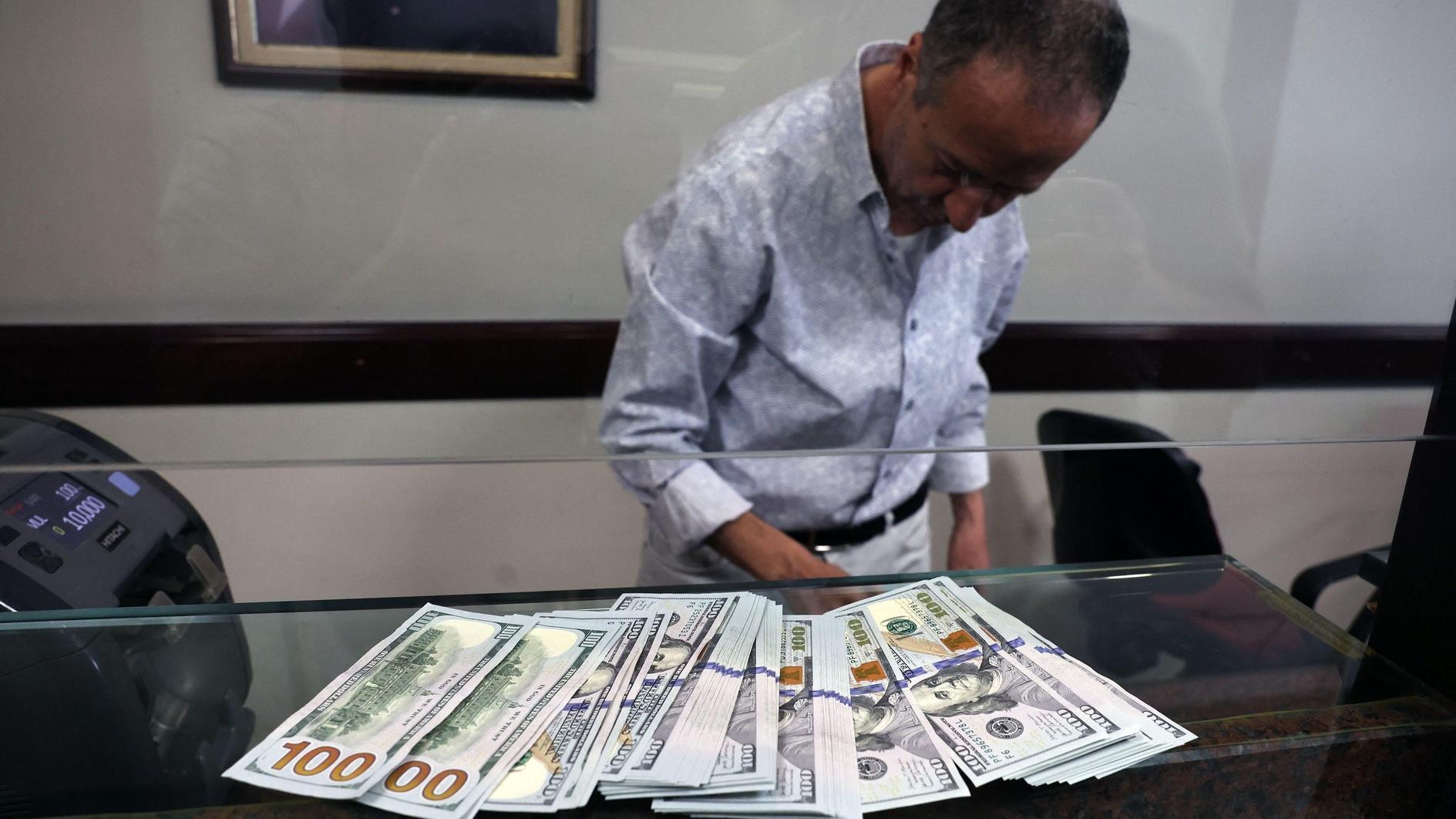 FX assets of non-financial firms decline in September: Data