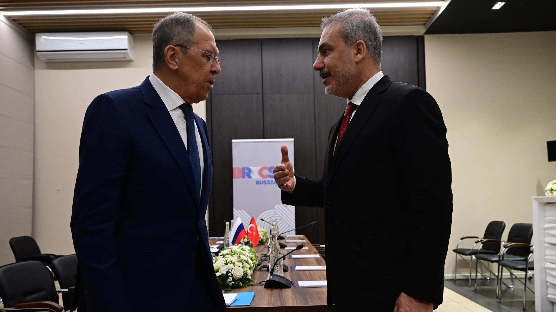 Türkiye, Russia, Iran top diplomats to discuss Syria conflict in Doha