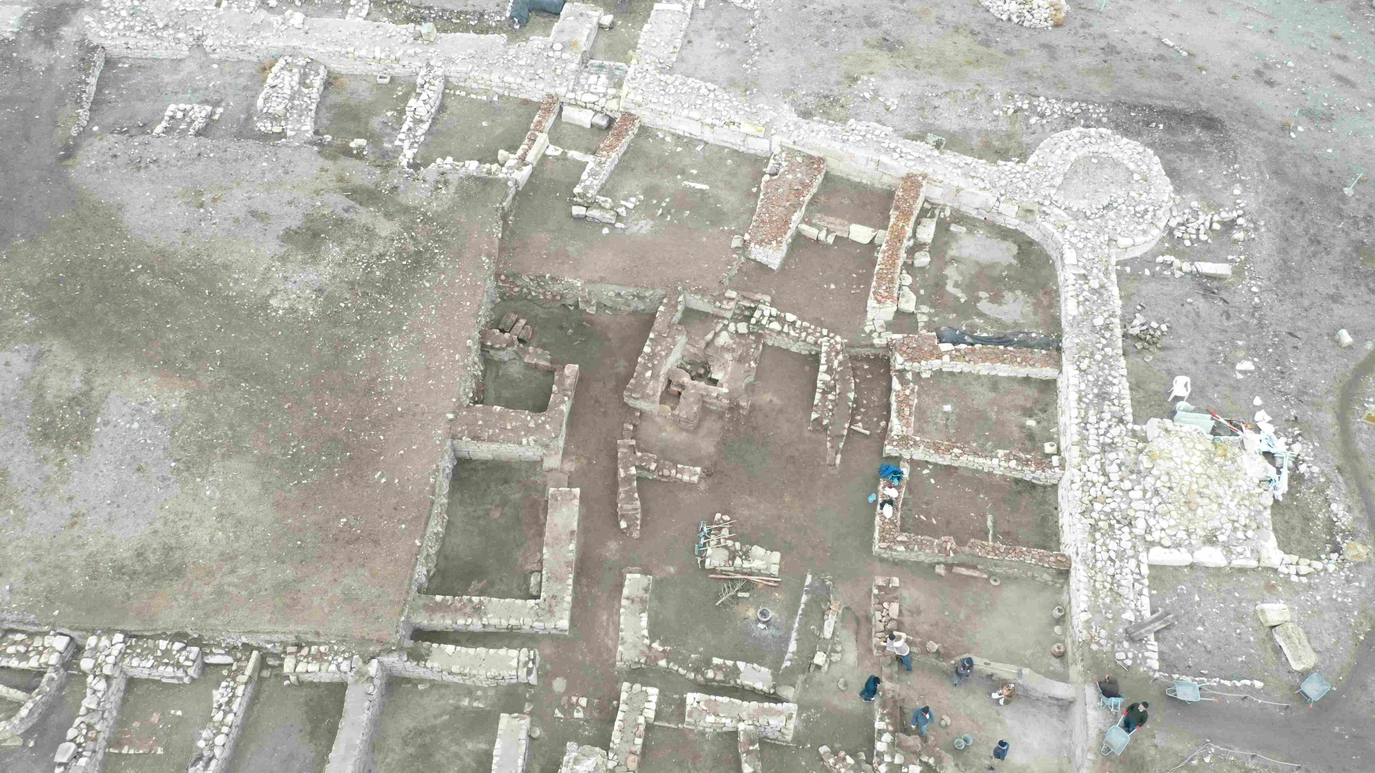Turkish-Islamic era bath discovered in ancient site