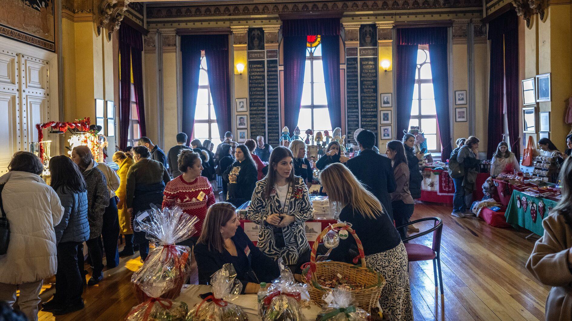 Fener Greek School’s traditional New Year’s bazaar enthralls visitors