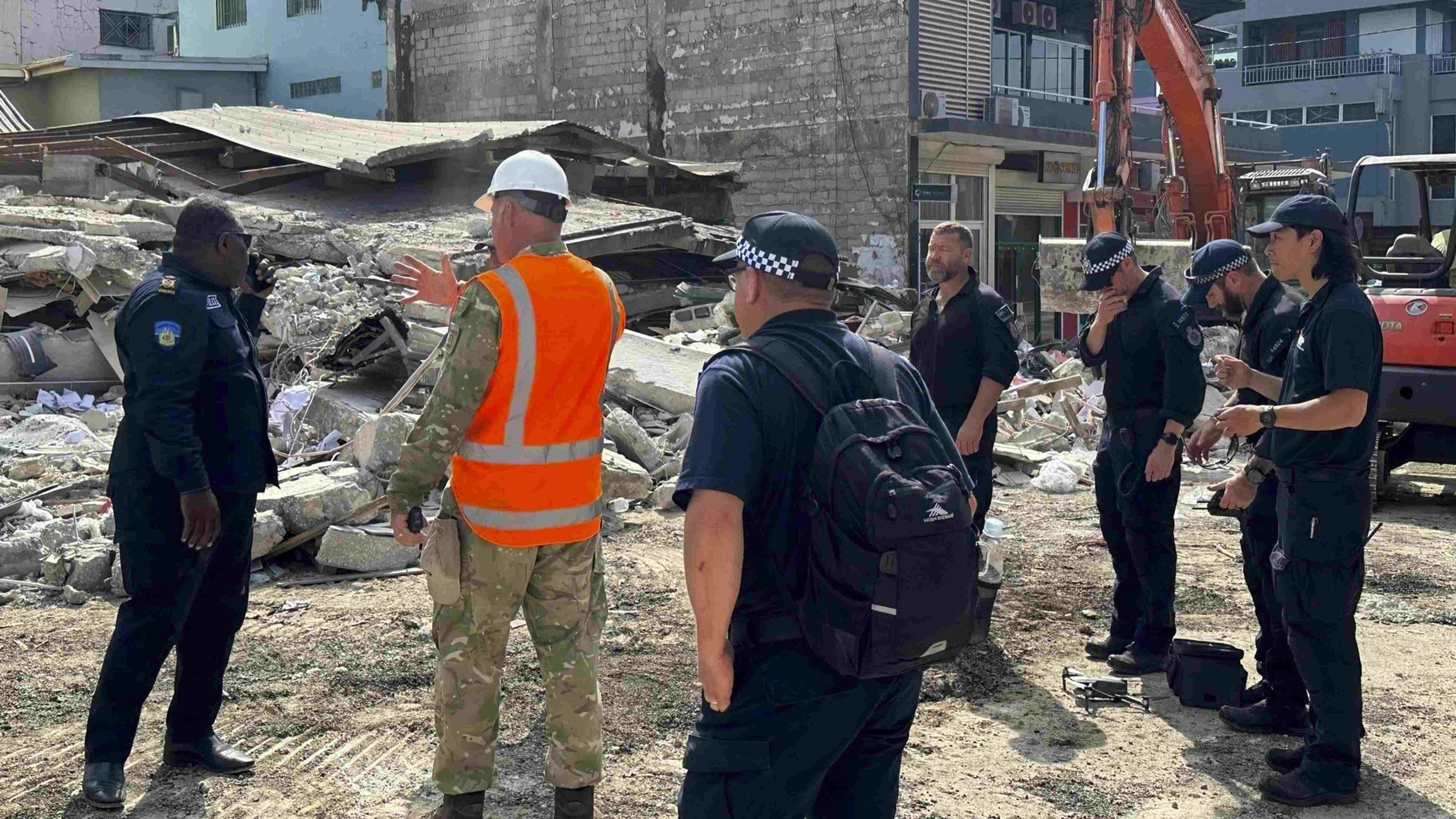 Int’l rescuers join search for Vanuatu quake survivors