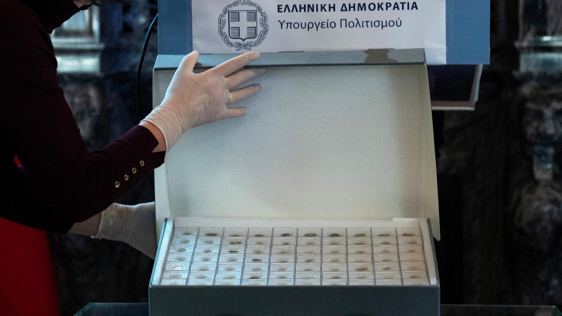 Greece returns stolen ancient coin hoard to Türkiye