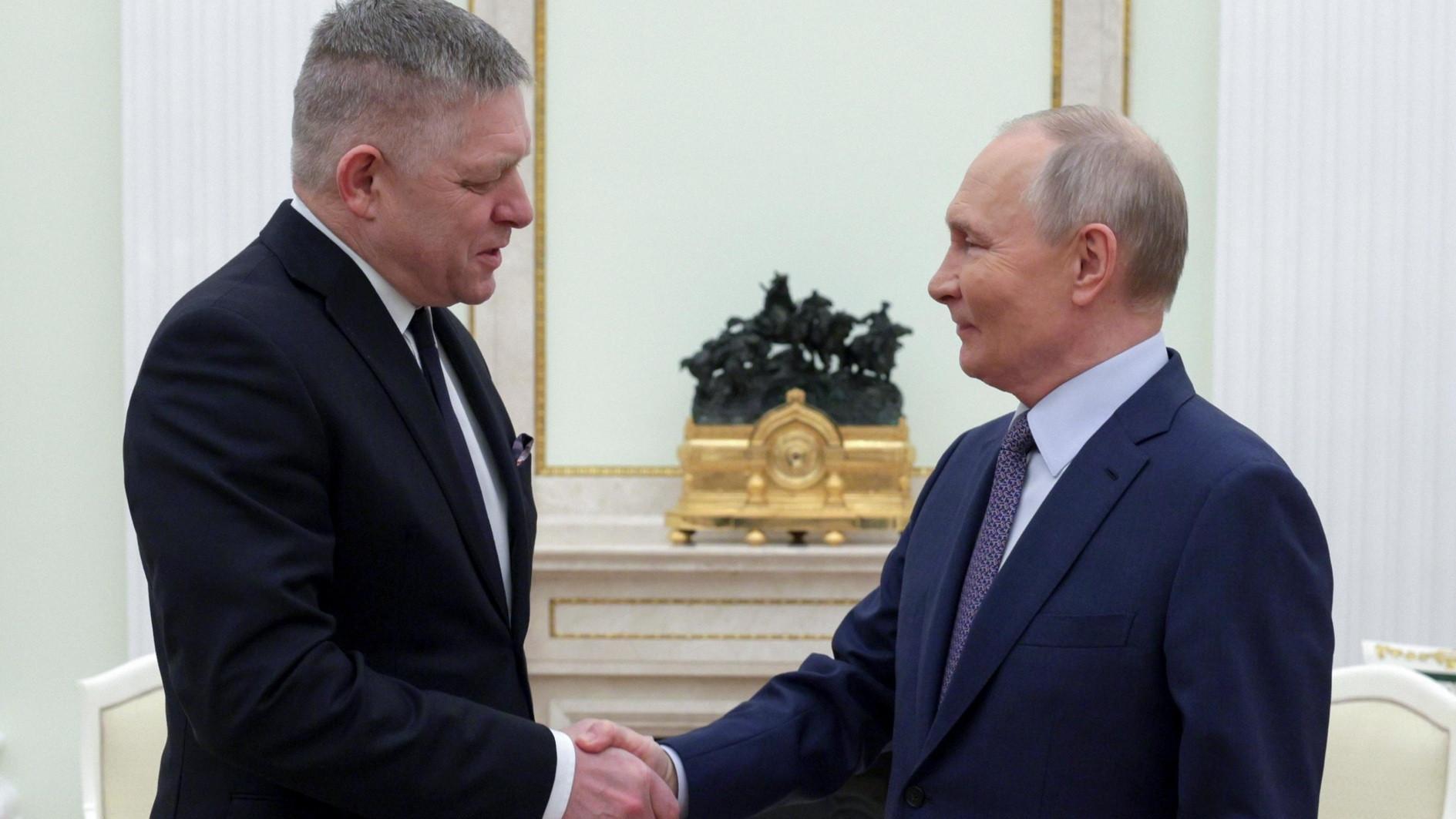 Slovak PM Fico on surprise visit to Kremlin to talk gas deliveries