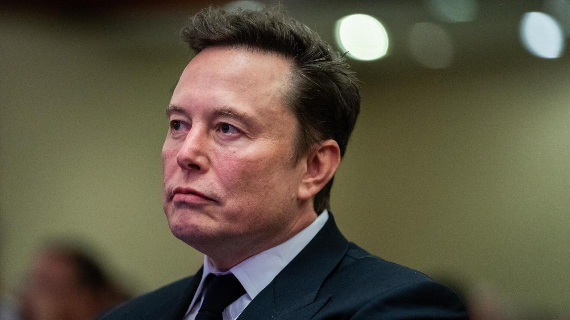 Musk urges release of British far-right figurehead