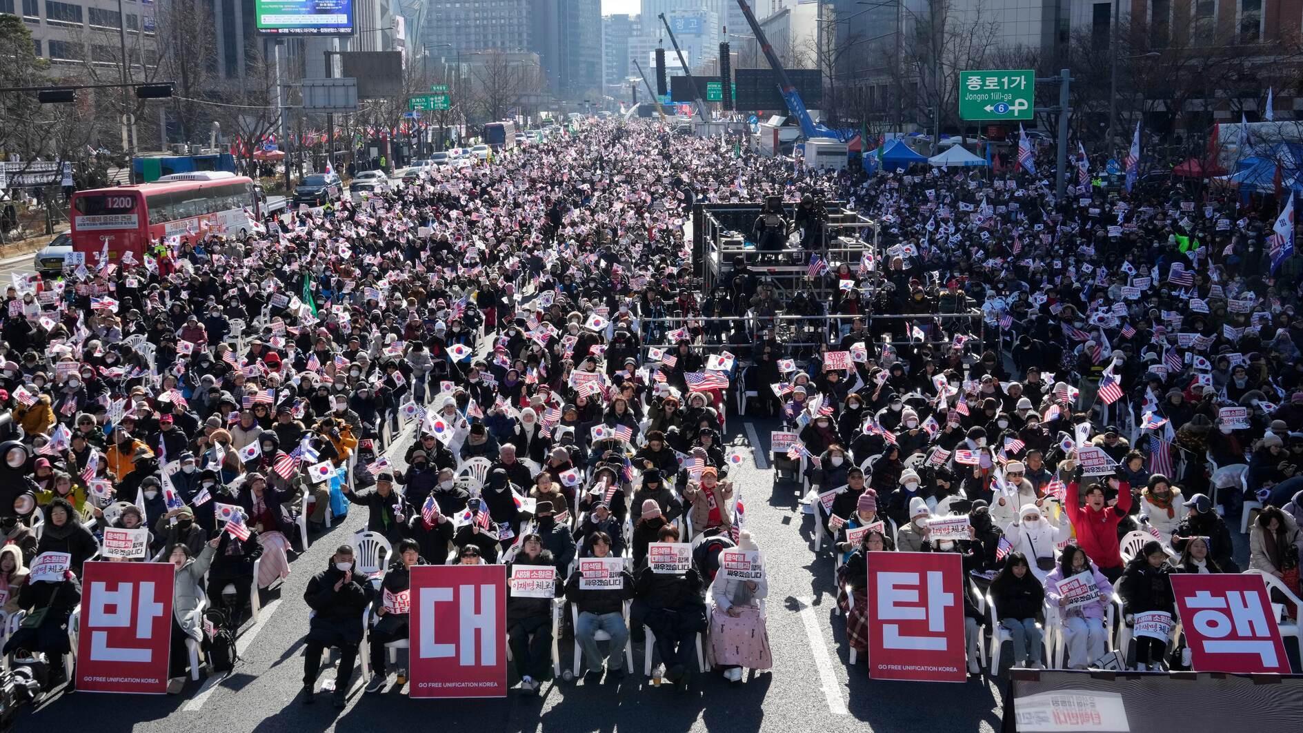 South Korea in political crisis after president resists arrest