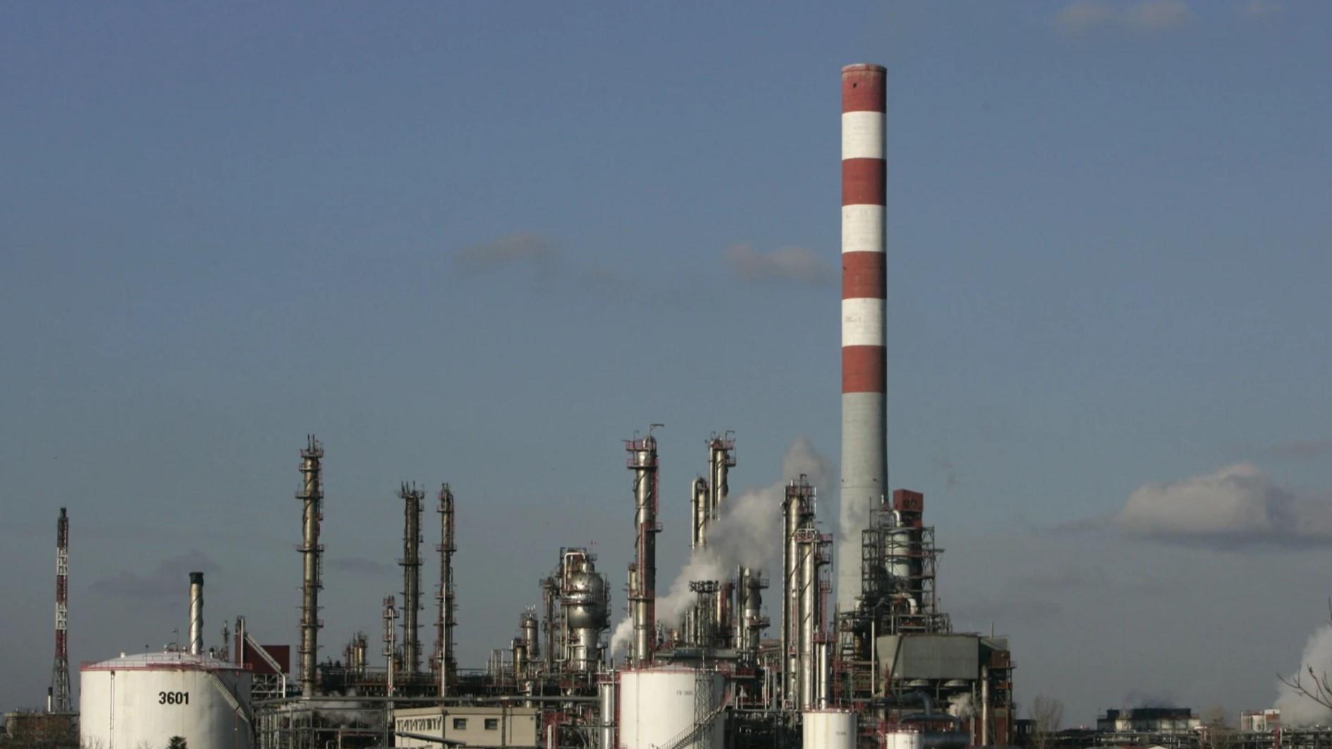 US to impose full sanctions on Serbia’s oil sector in January