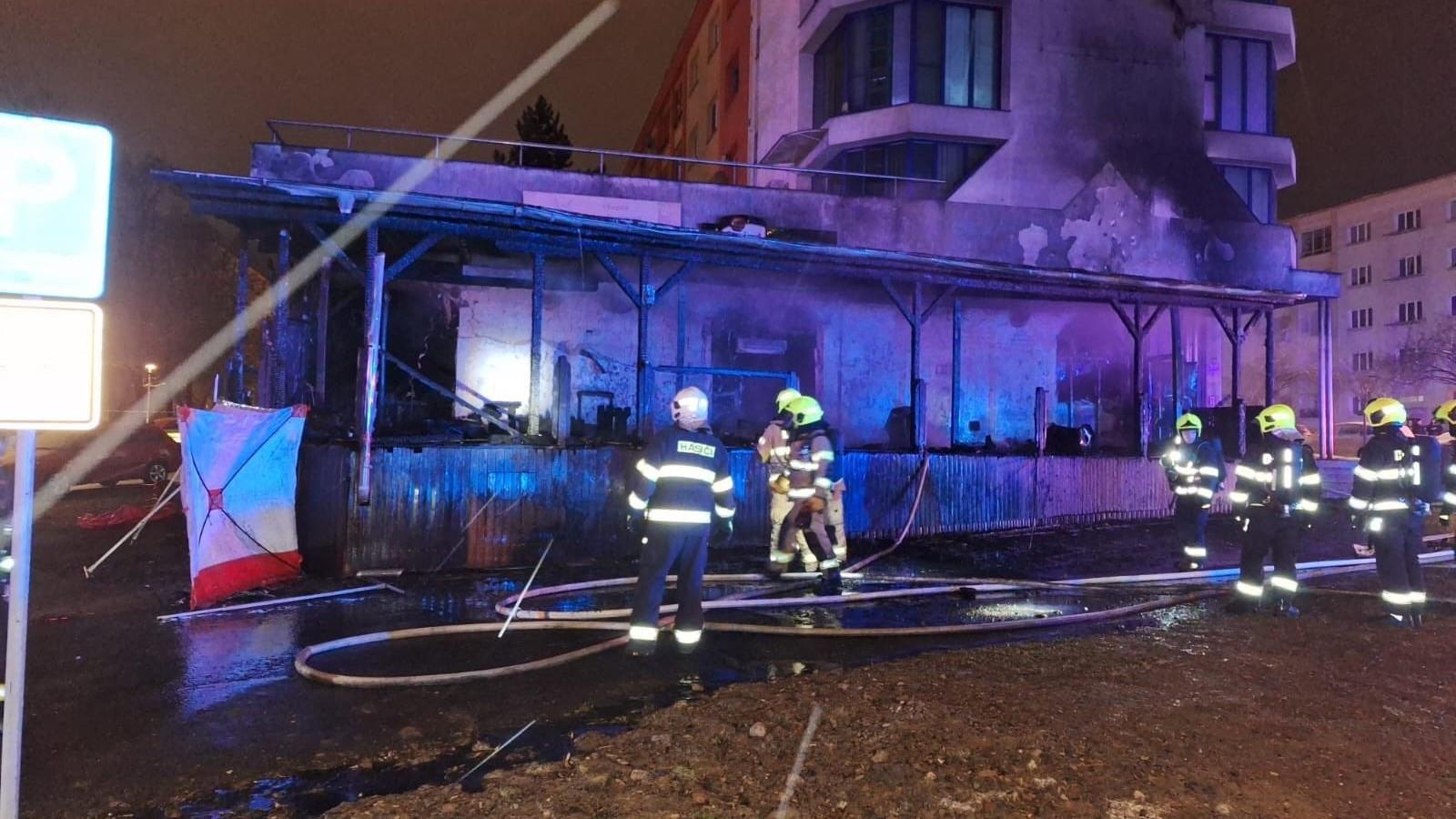 Czech restaurant fire kills six people