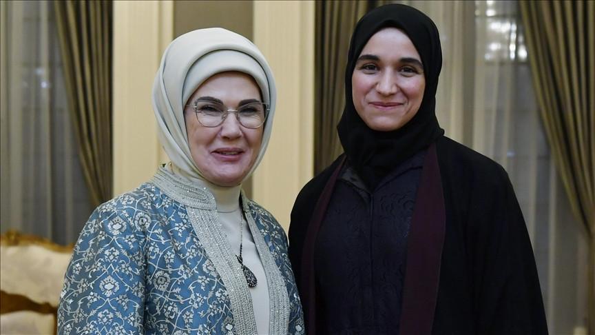 Türkiyes first lady meets with Syrian counterpart