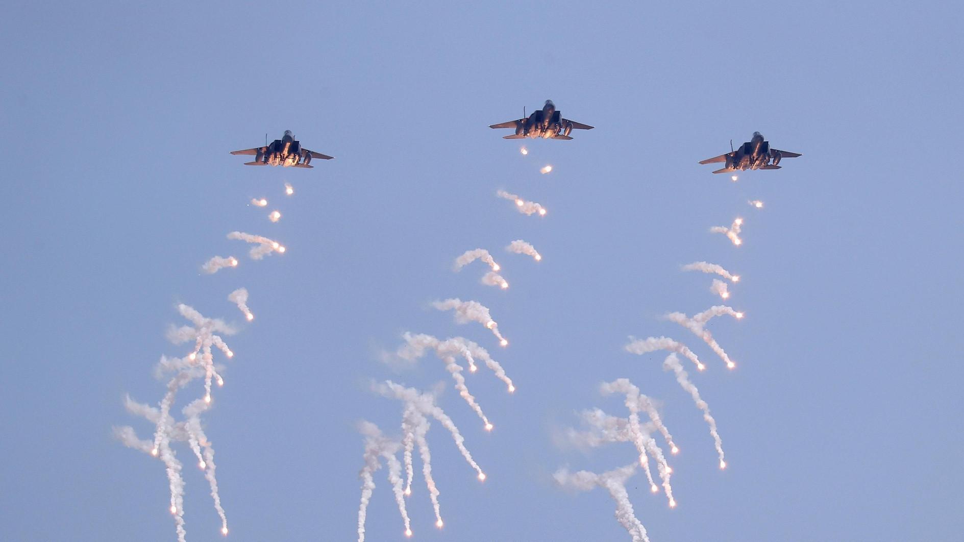 South Korea air force jet accidentally drops bombs, injures civilians