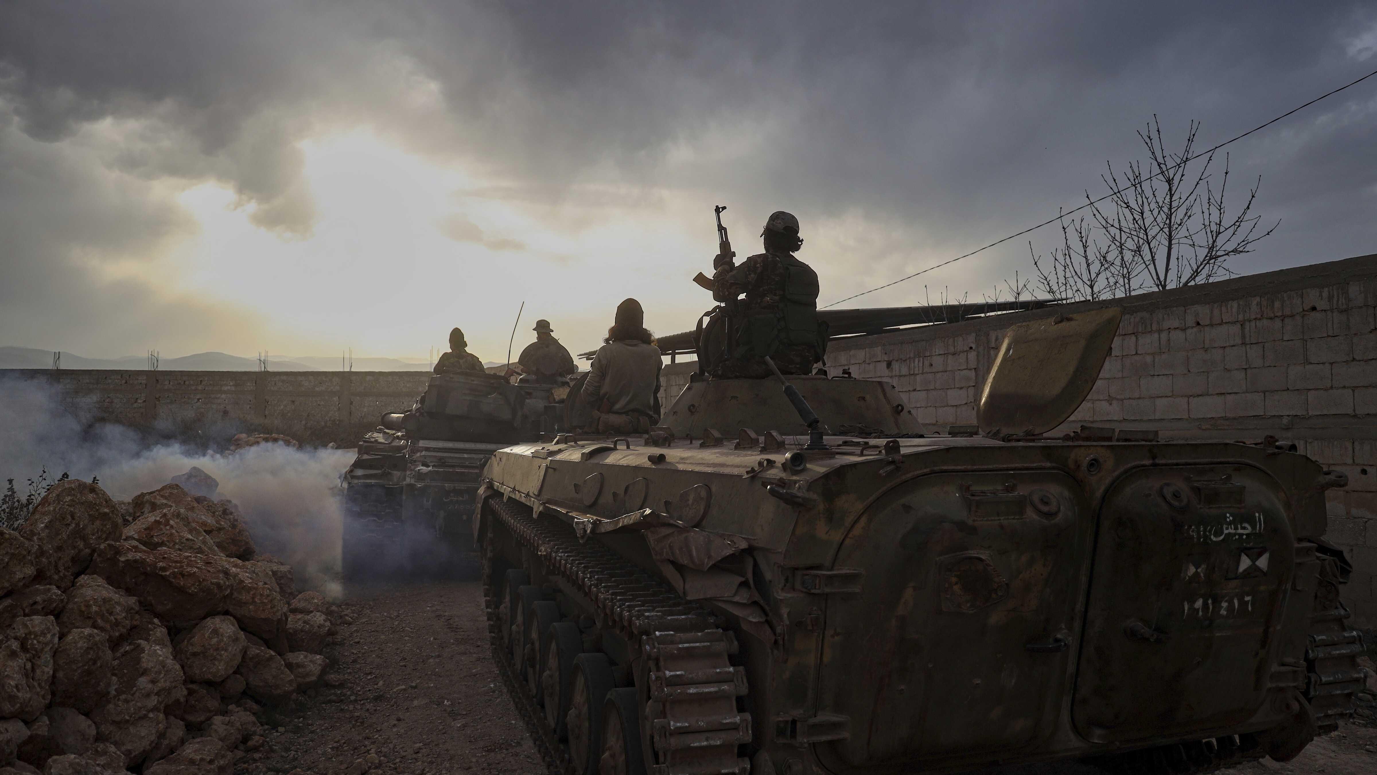 Syria, Lebanon agree to withdraw troops from border town after tensions