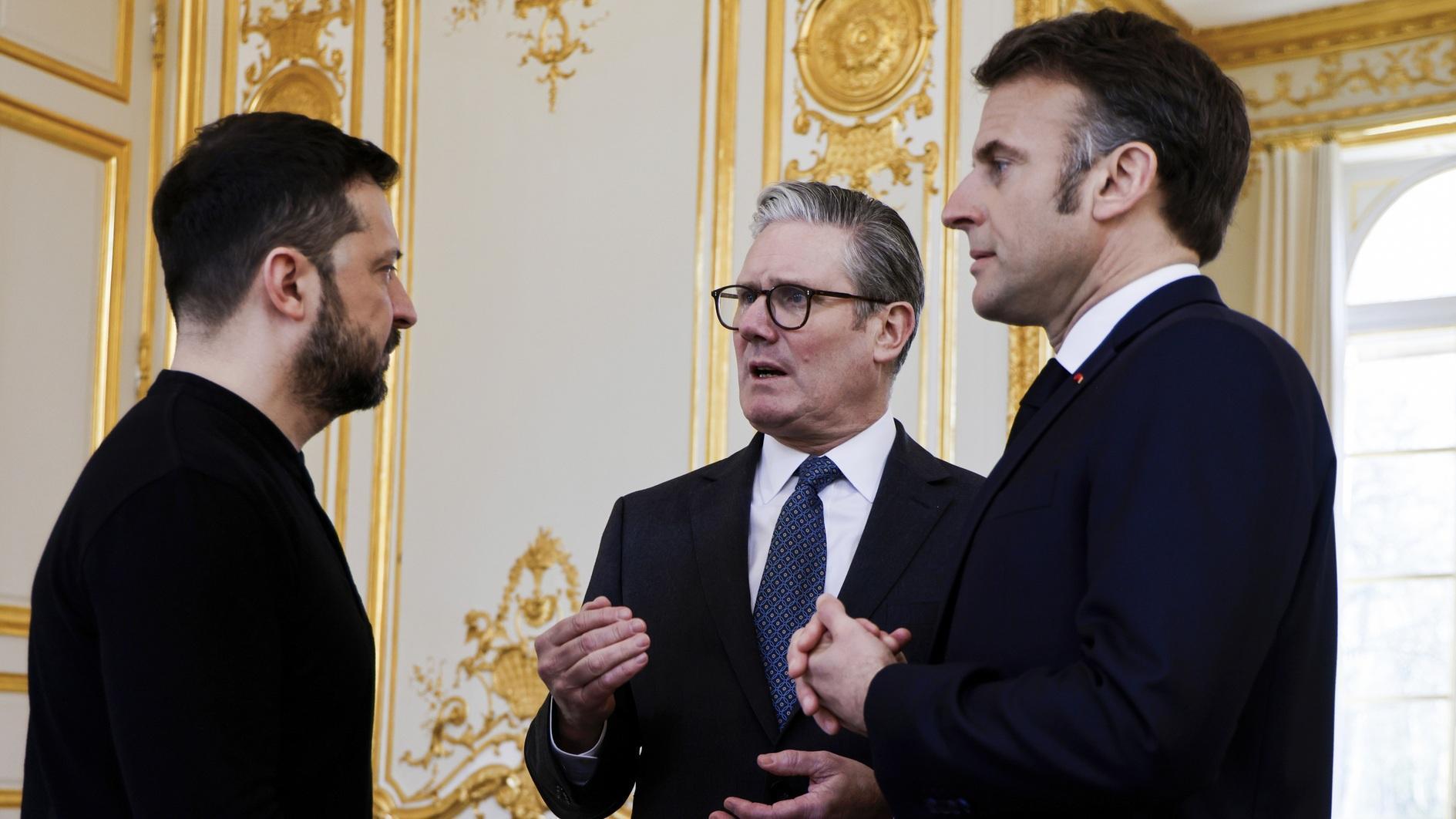 Paris summit rejects Russia sanctions relief, mulls Ukraine force