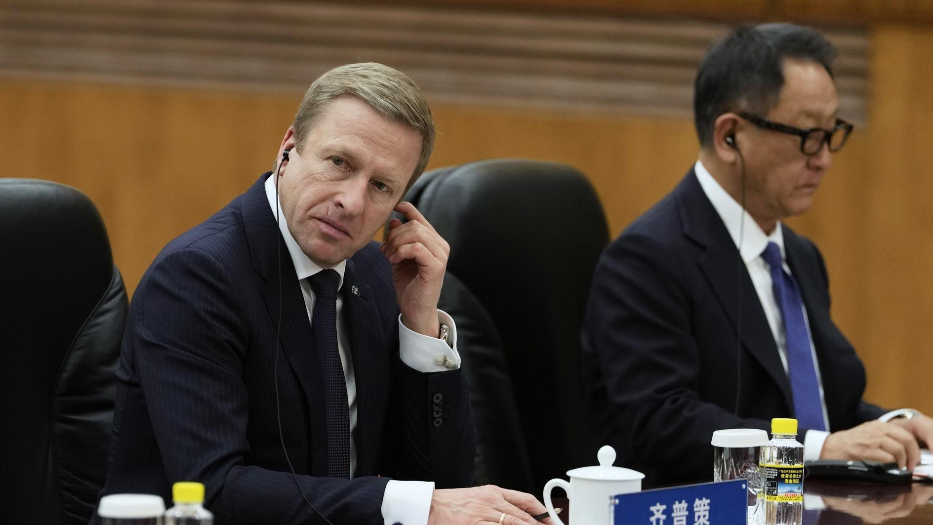 Chinas door will open wider’, Xi tells foreign executives
