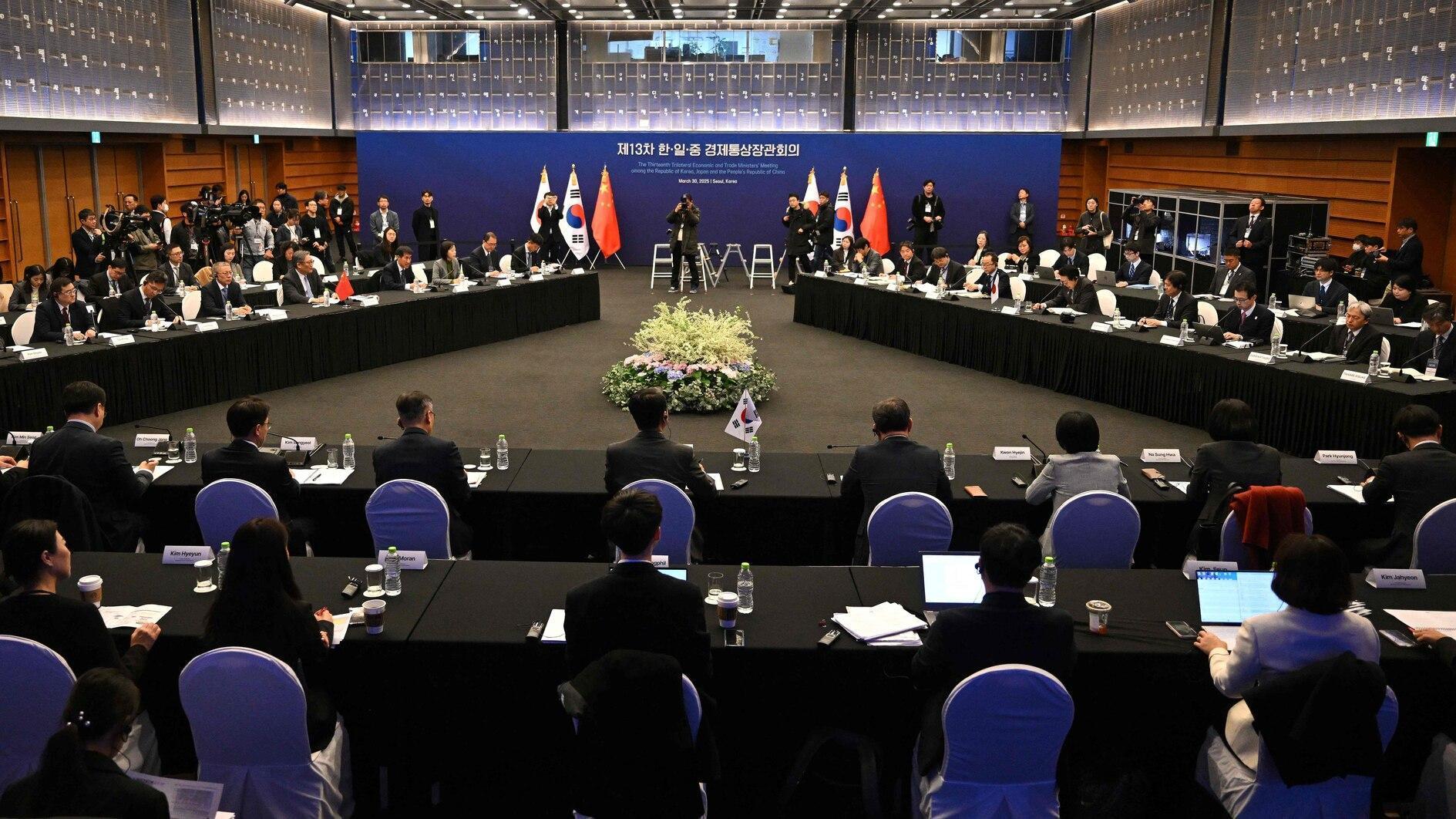 China, South Korea and Japan agree to strengthen free trade