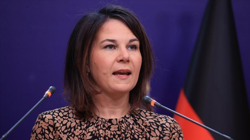 Putin playing for time, says German FM in Kiev