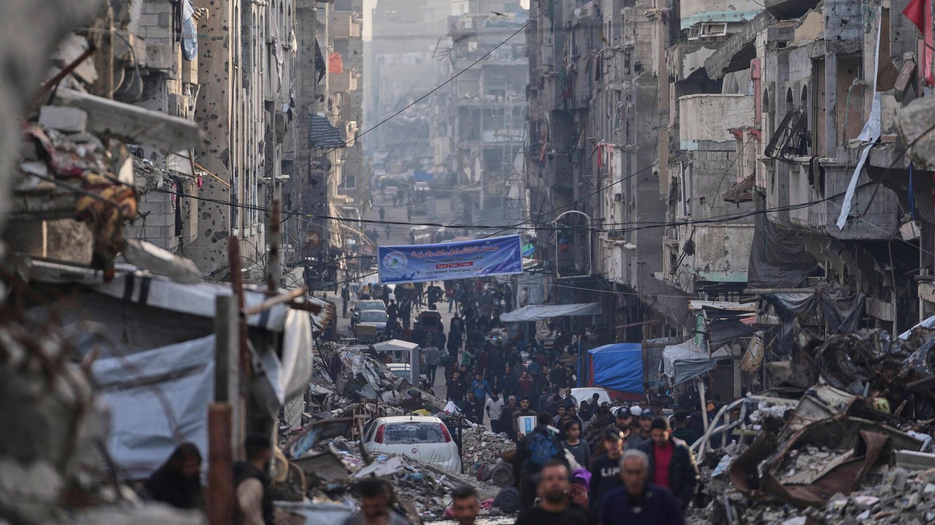Israel defense minister says Gaza offensive expands, will seize large areas