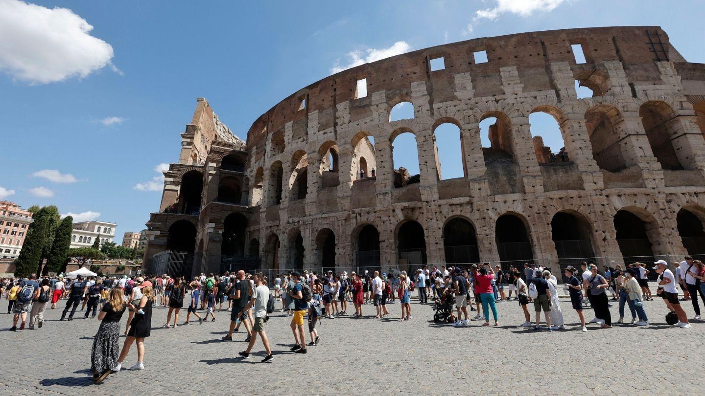Italy watchdog slams ticket hoarding at Colosseum