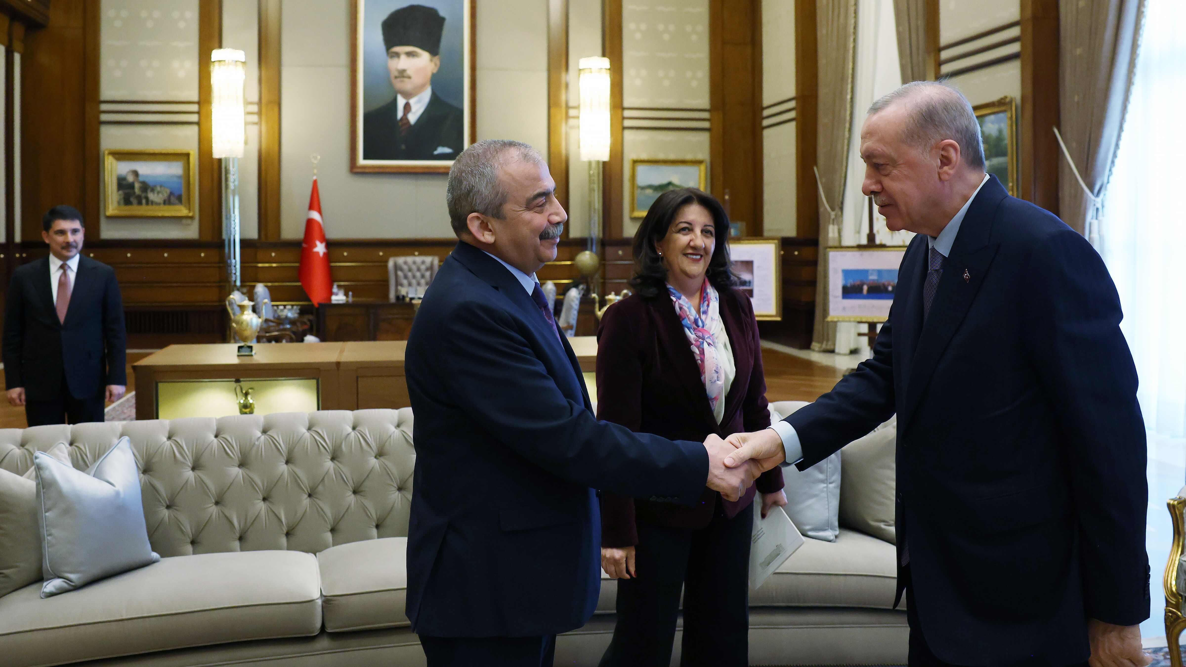Erdoğan meets with DEM Party in rare dialogue