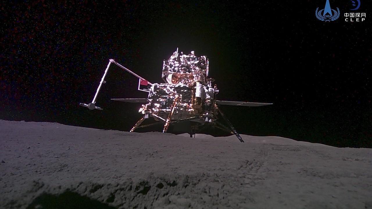 Moons far side drier than the near side facing Earth