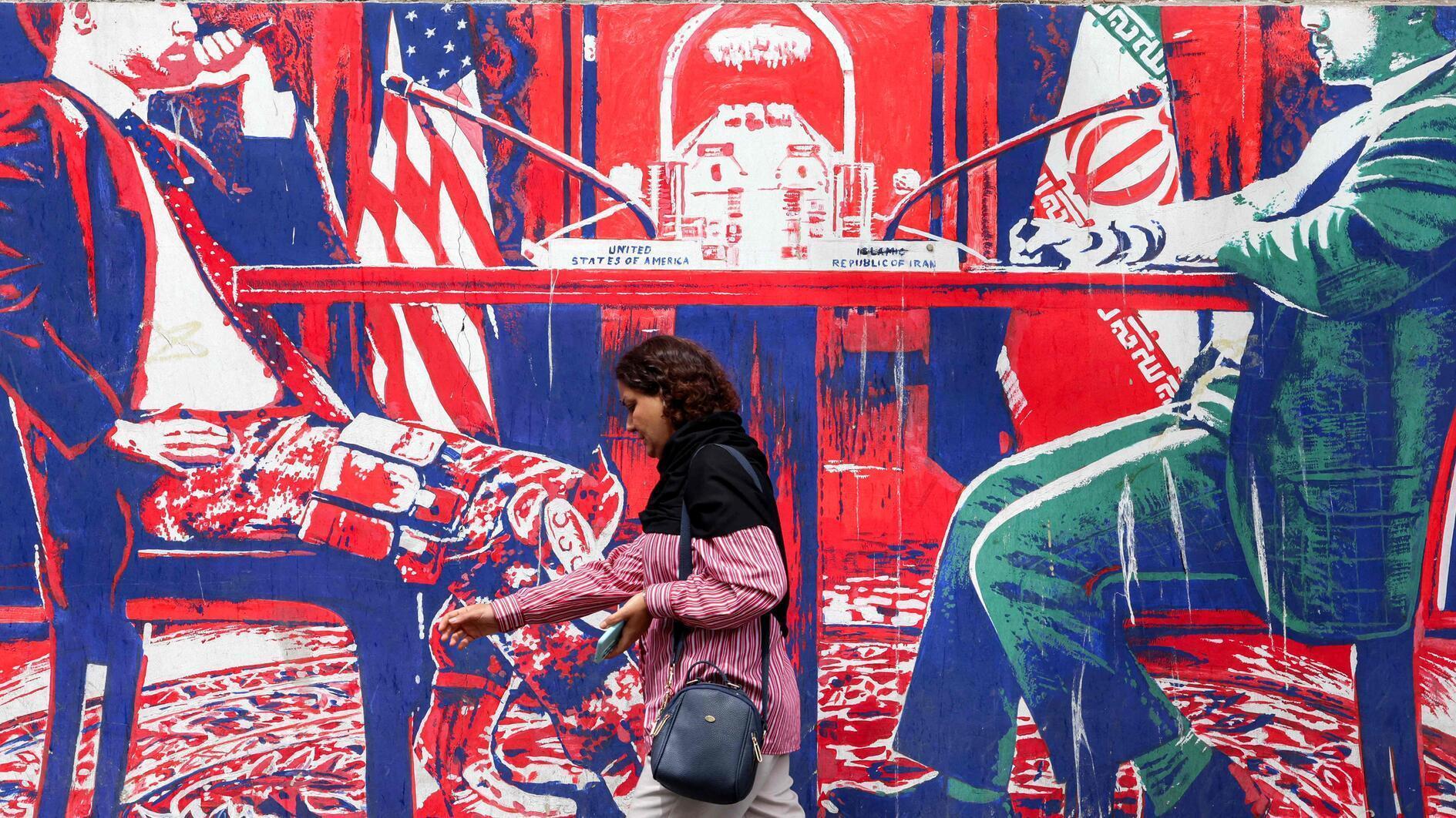 Iran, US raise stakes ahead of key talks in Oman