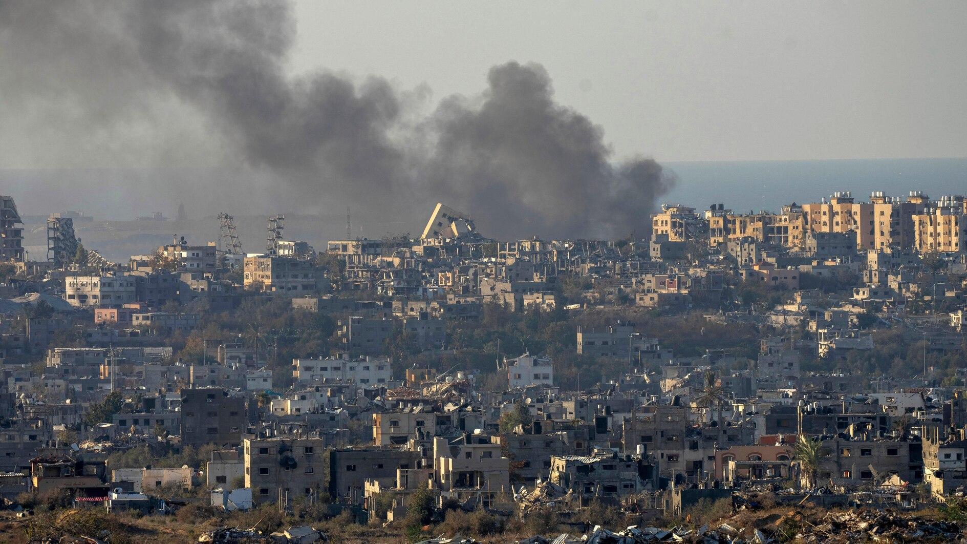 Gaza rescuers say Israeli air strike kills 10, including 7 children