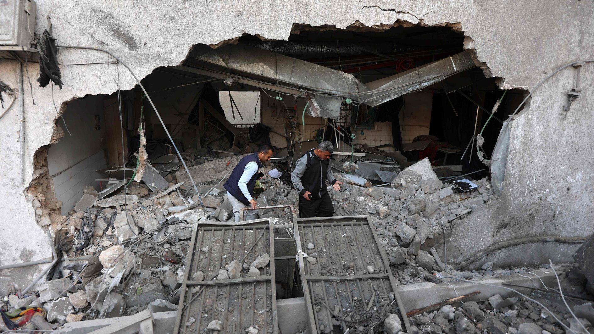 Israel strikes Gaza hospital as attacks intensify
