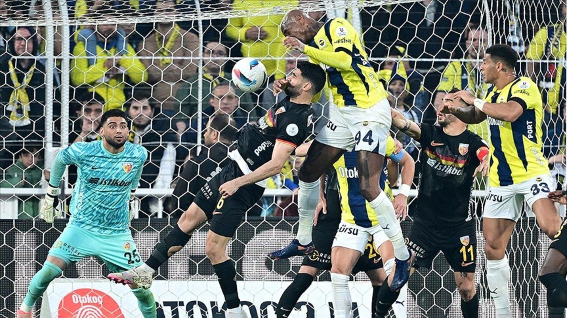 Fenerbahçe fumbles in Süper Lig title race