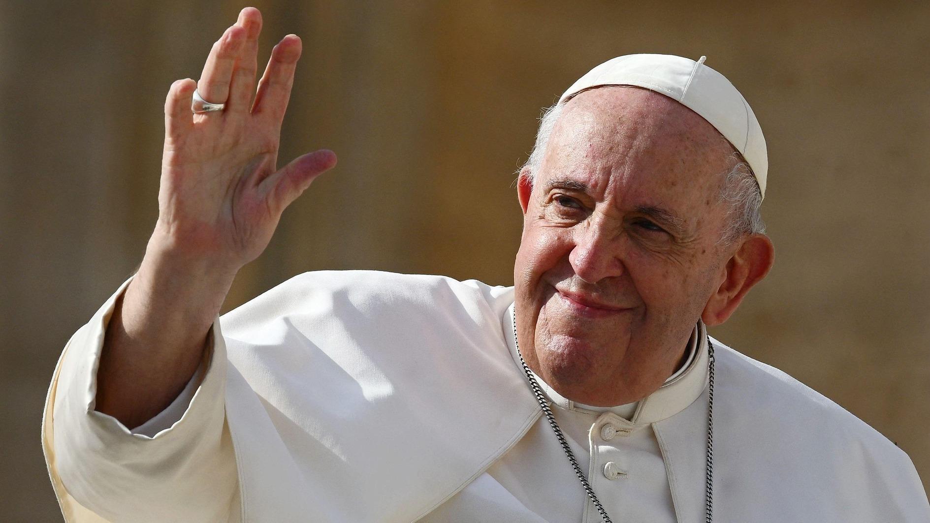 Pope Francis dies at age of 88