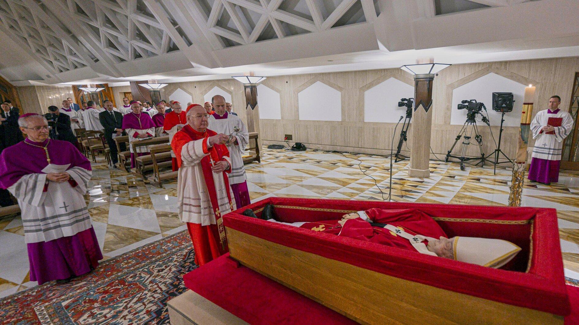Pope Franciss funeral set for Saturday, world leaders expected