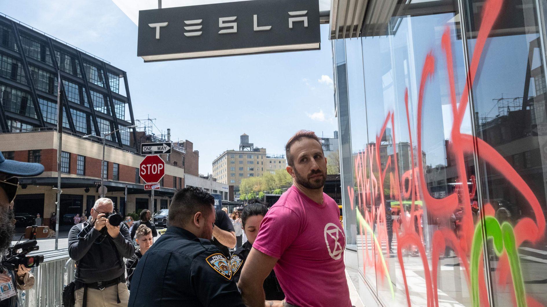 Teslas European sales plunge 45 percent in January-March