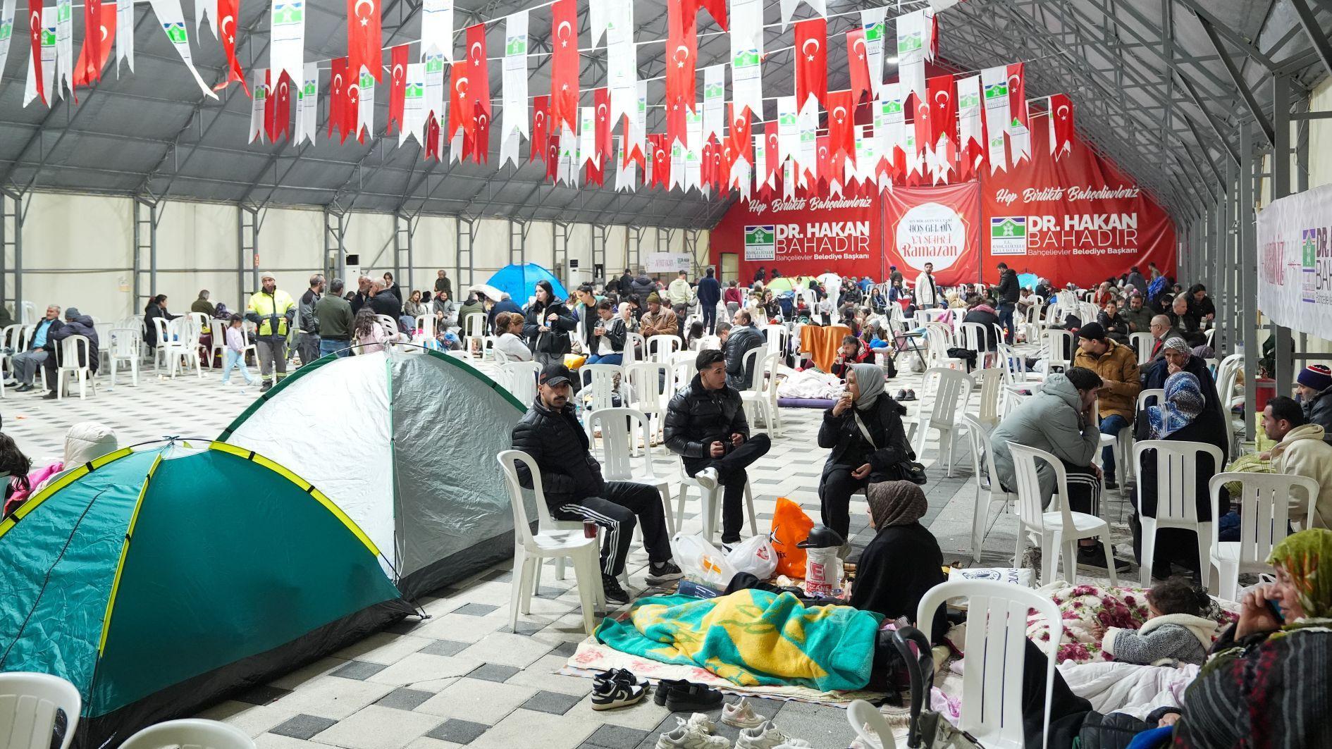 Istanbul grapples with aftershock anxiety as residents on alert