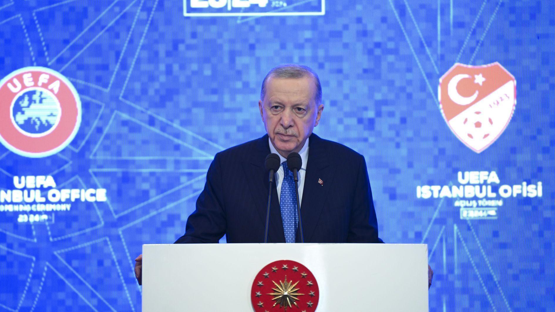 Erdoğan urges unity after Istanbul earthquake