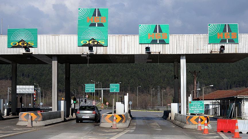 High-speed driving at fast pass toll booths sparks concerns