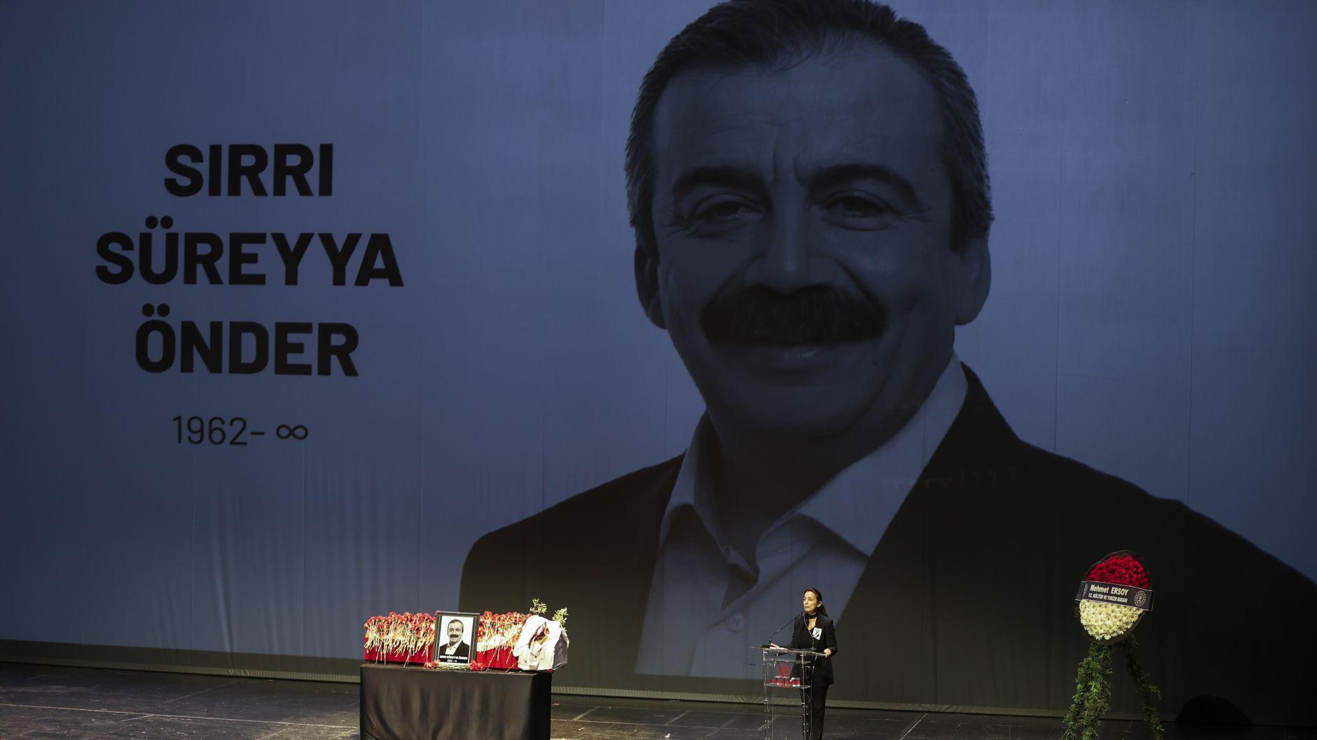 Önder laid to rest amid outpouring of grief