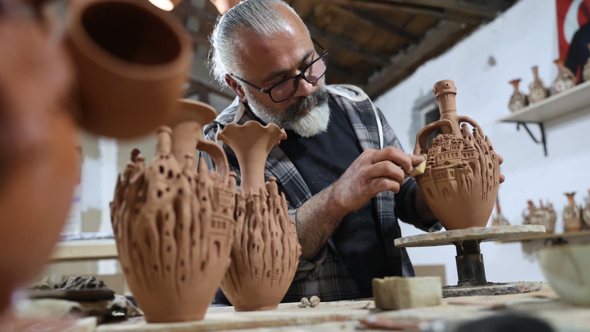 Potter keeps a tradition shaping clay
