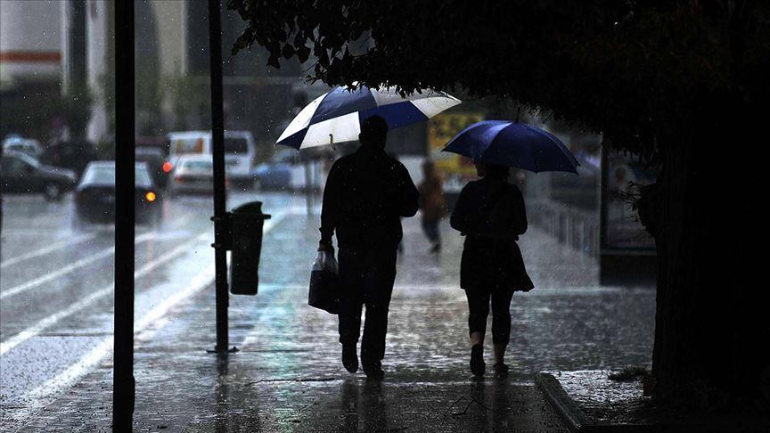 Spring showers to sweep across country amid rising temperatures