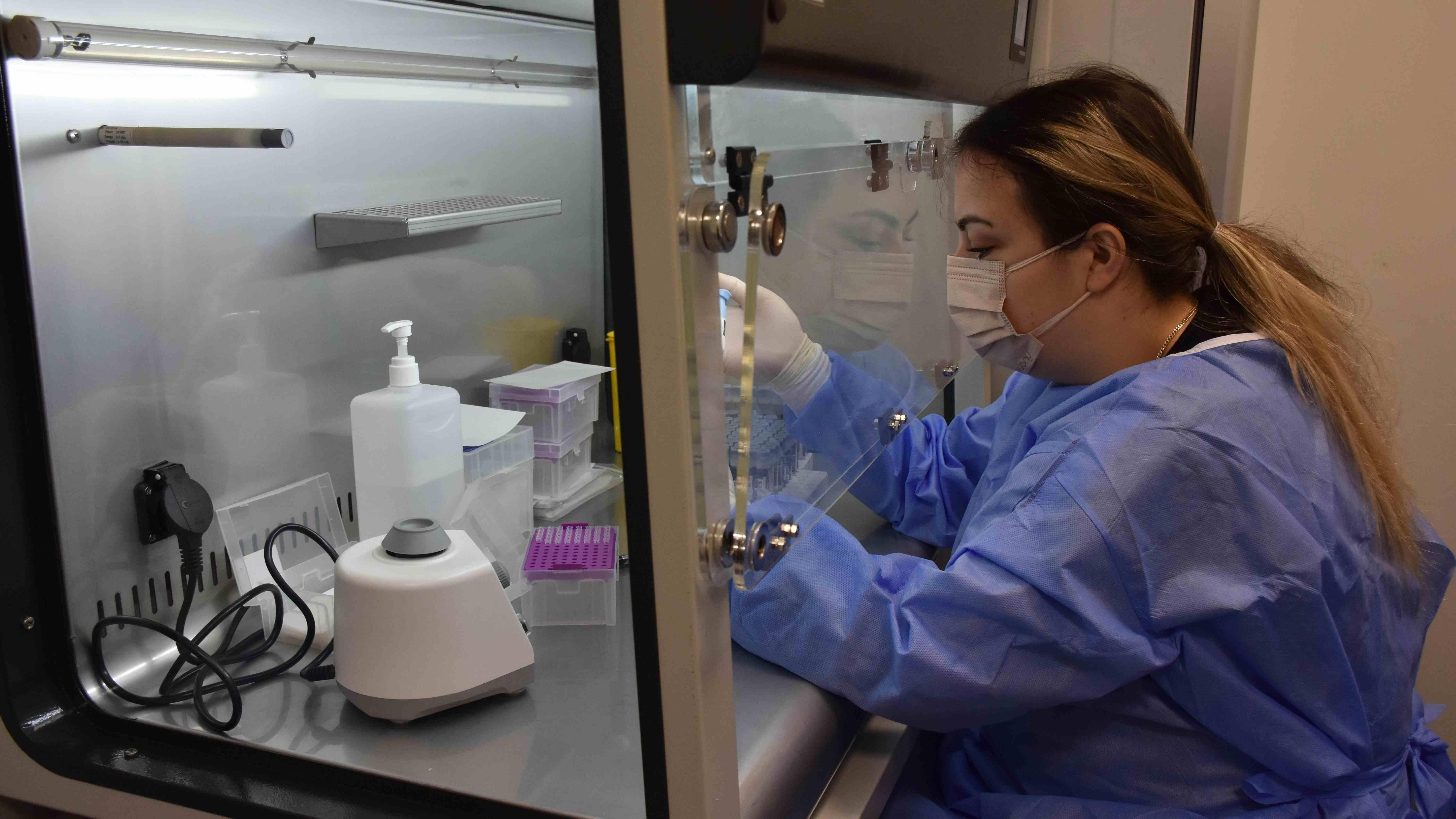 Trump orders curb on virus research