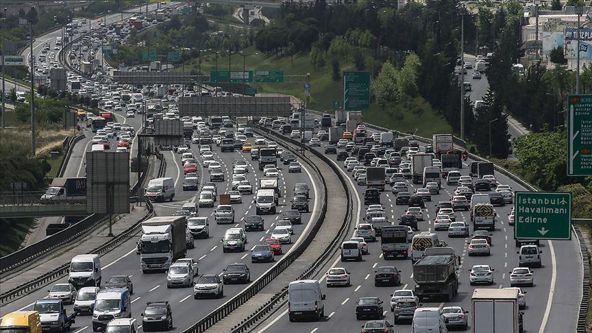 Istanbul traffic jam costs economy up to $7 bln a year: Experts