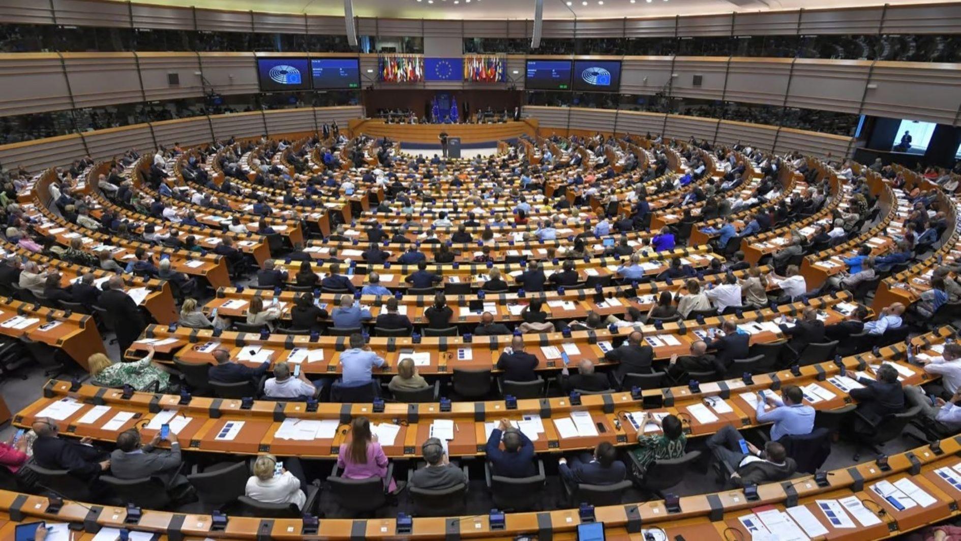 EU lawmakers want bigger Europe budget to tackle crises