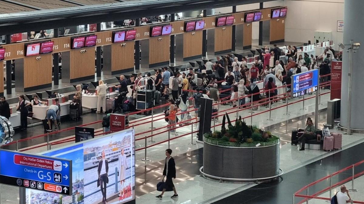 Airports serve over 64 million passengers in January-March