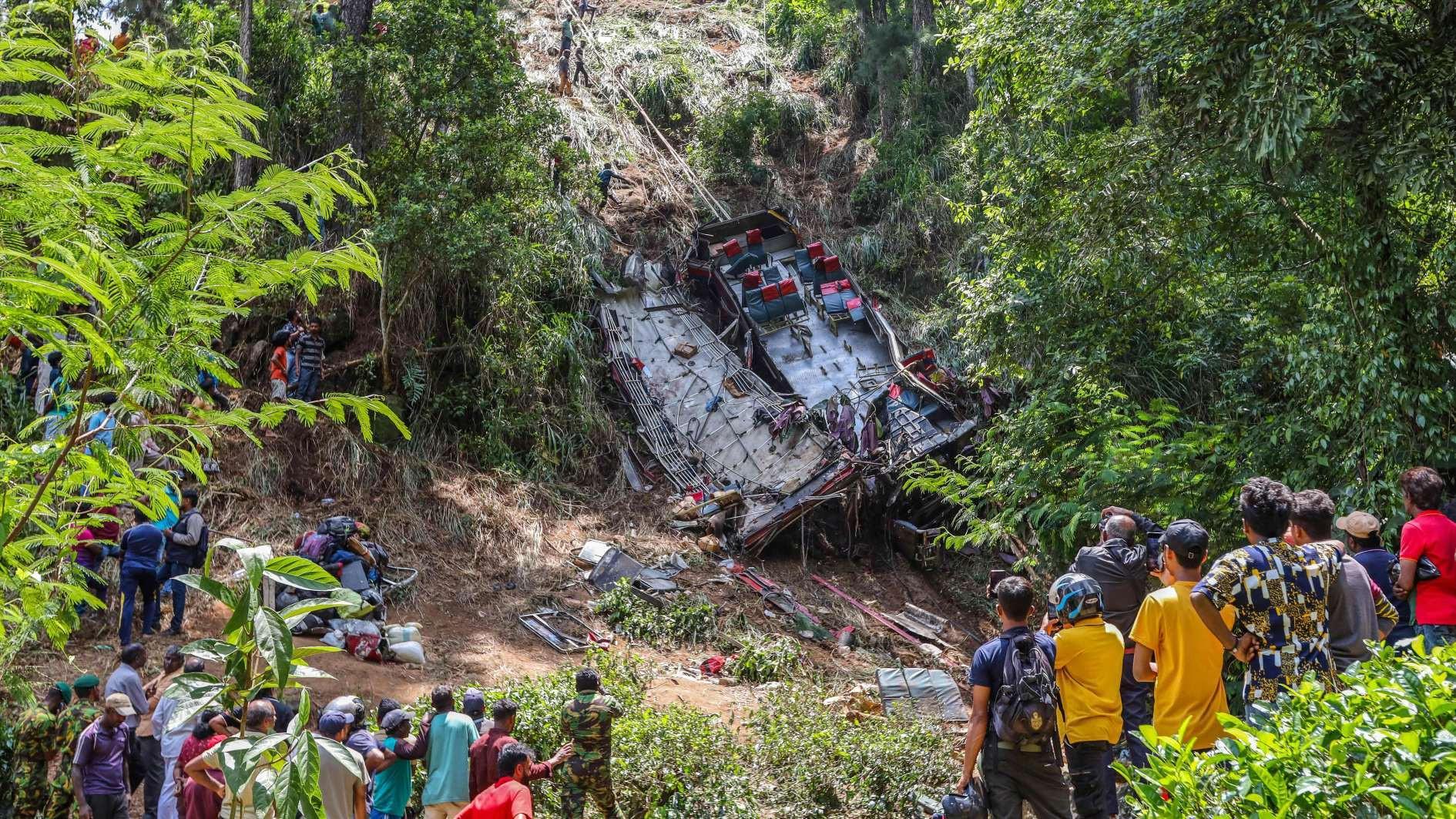 Bus carrying pilgrims crashes killing 21 in Sri Lanka