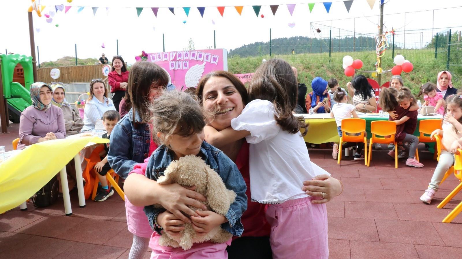 Exhibition on motherhood opens at Ankara museum