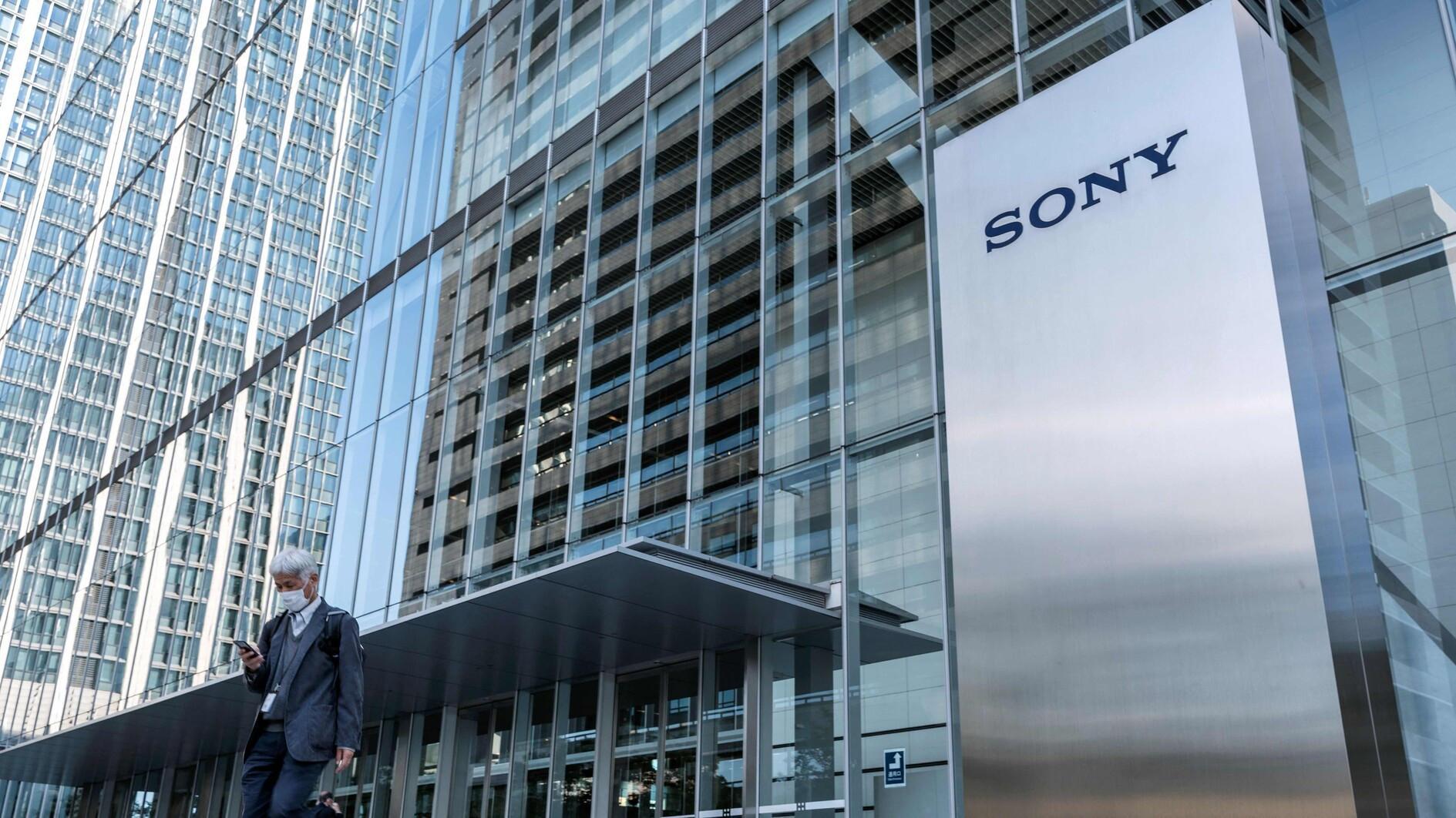 Sony logs $7.7 bln annual net profit, issues cautious forecast