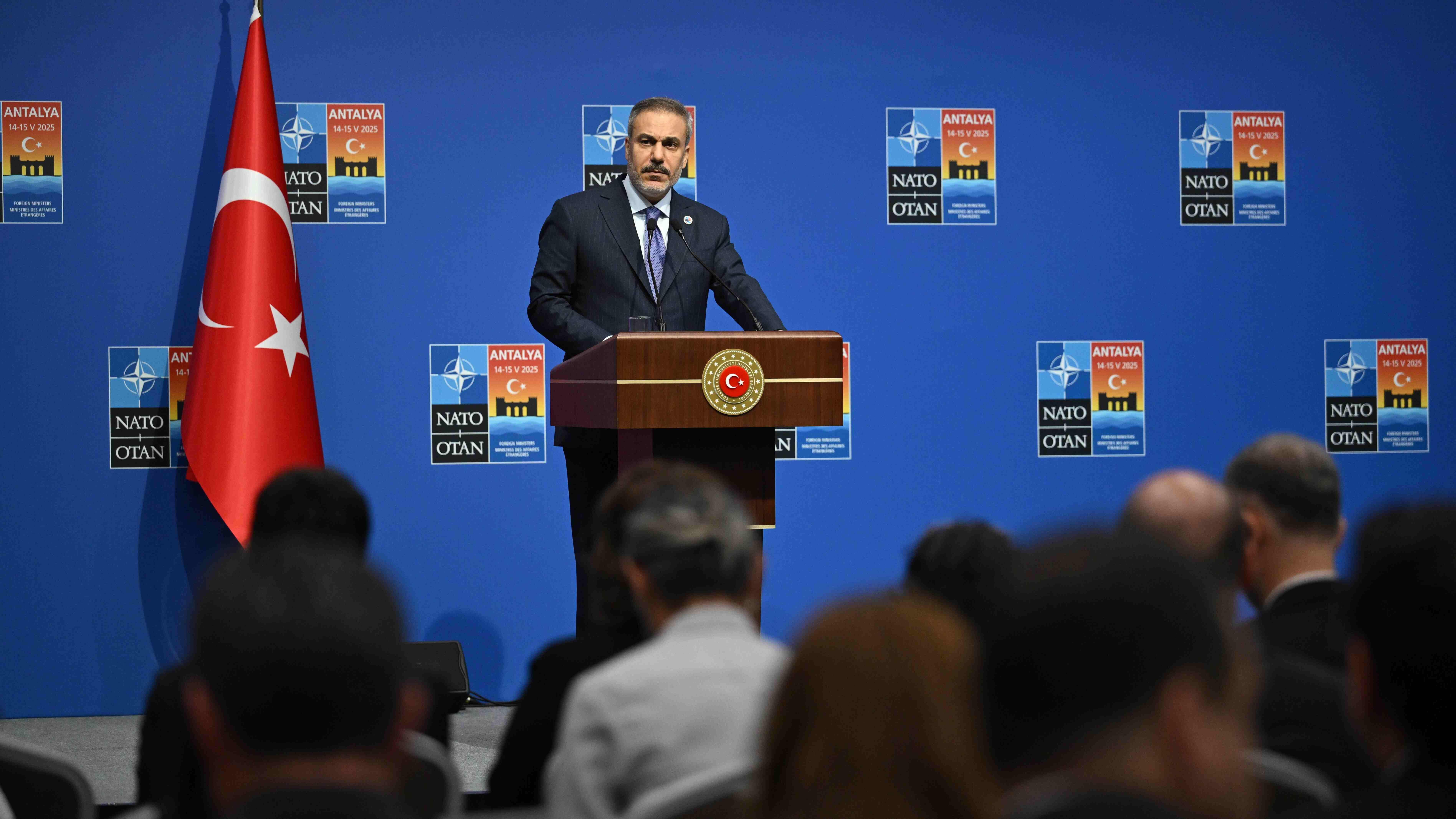 Türkiye urges Russia and Ukraine to compromise for peace