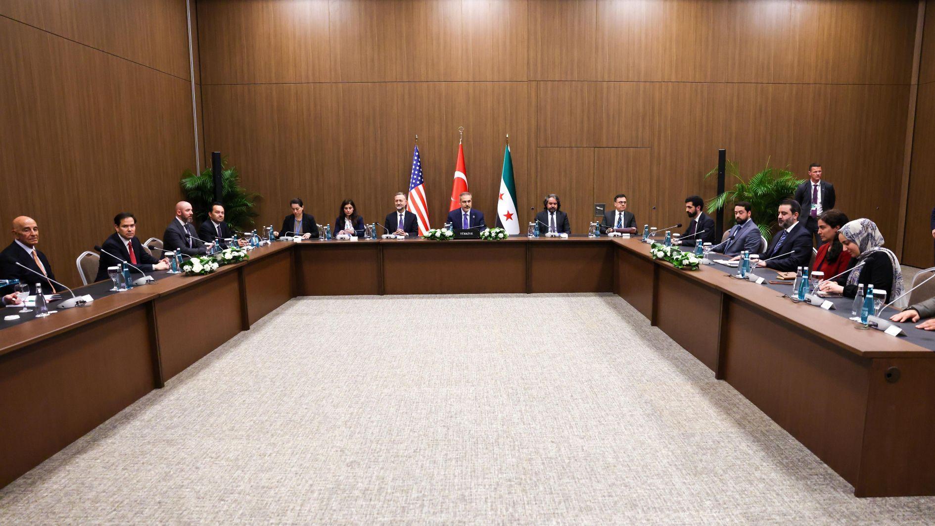 Turkish, Syrian foreign ministers, US secretary of state hold trilateral meeting